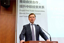 坚持贸易自由化，务实中欧经贸合作